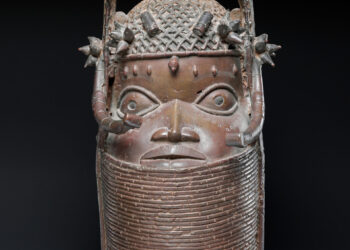 One of the first two artifacts that were returned to Nigeria representing a memorial head of a king dating back to the 18th century, III C. (Ethnological Museum of the Berlin State Museums, Prussian Cultural Heritage, Martin Franken/Zenger)
