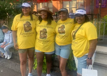 From left to right: Tia Green, Mericka Beaty, Mailaika Beaty and Angela Jeffries made their first trip to the US Open to watch Serena Williams play. Jerry Bembry/Andscape