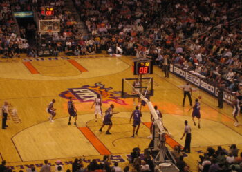 The Phoenix Suns in a game against the Sacramento Kings. Photo credit: John Knowles