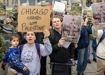 Supporters of Palestinians rally in the Loop in Chicago on Wednesday, Oct. 11, 2023, in response to the violence between Israel and the Palestinian territories. Photo credit: Tyler Pasciak LaRiviere, Chicago Sun-Times via The Associated Press