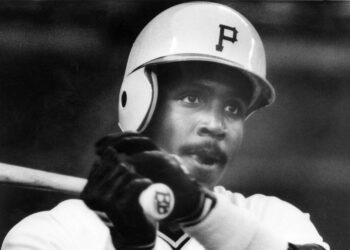 Pittsburgh Pirates' Barry Bonds warms up on the deck circle before his first major league at-bat during the first inning of play against the Los Angeles Dodgers in Pittsburgh, Pennsylvania, in this May 30, 1986, file photo. Photo credit: Gene J. Puskar, The Associated Press